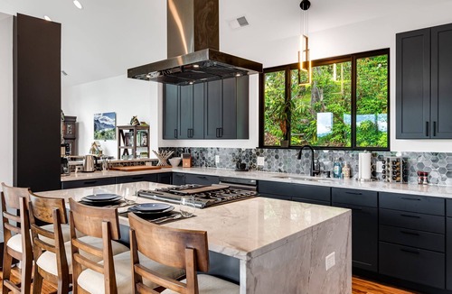 Hendersonville House | NEW Custom Modern Luxury Chalet Mountain Views Hot Tub Fire Pit Arcade Pets