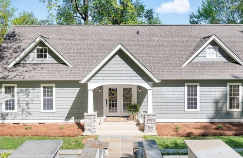 Troutman House | NEW! Lake Front House,Private Dock,Kayaks,Beach