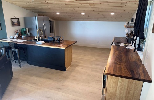 Royal Pines Apartment | New Listing-Cozy Mountain Escape w/Mountain View