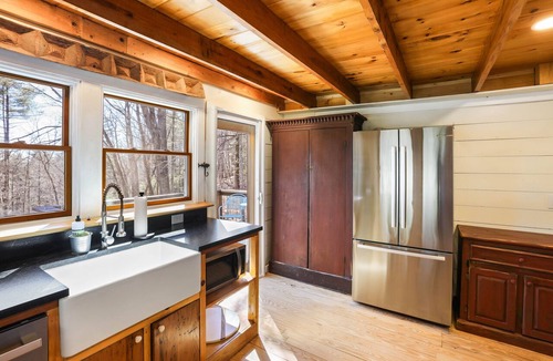 Cashiers Cabin | New Listing! Mountain Views - Fire pit - Walk to downtown Cashiers
