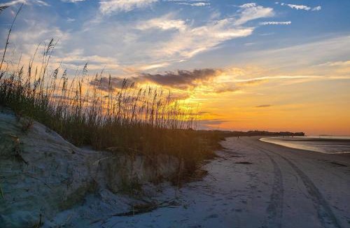 Oceanmarsh Subdivision House | New Screened Deck With Views To The Ocean