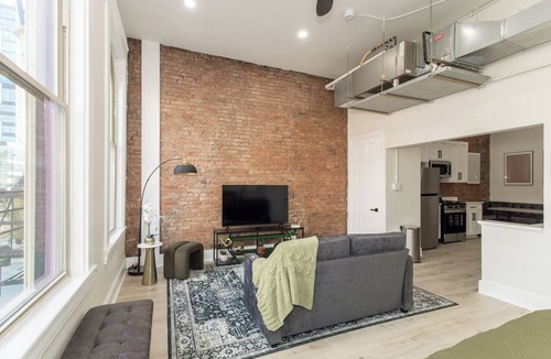 Downtown Cincinnati Apartment | NEW Studio - Steps from Dining, Coffee & City Life