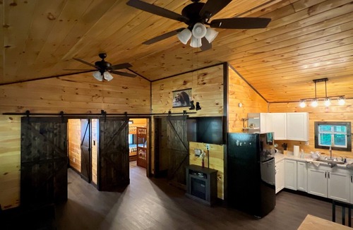 Campton Cabin | New! Yogi's Get Away in Red River Gorge- Big Yard.