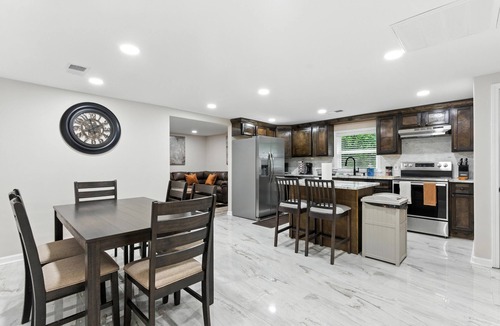 Covington House | Newly Built "Home Away From Home 2" Escape Haven With Modern Finishing Touches