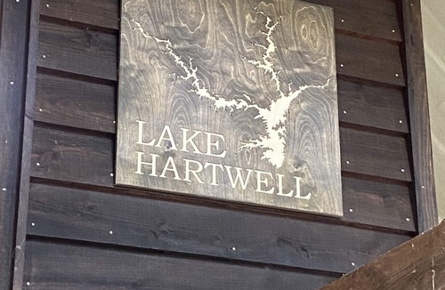 Gumlog Cabin | Newly furnished 3 bedroom 2 bath on the lake with covered dock