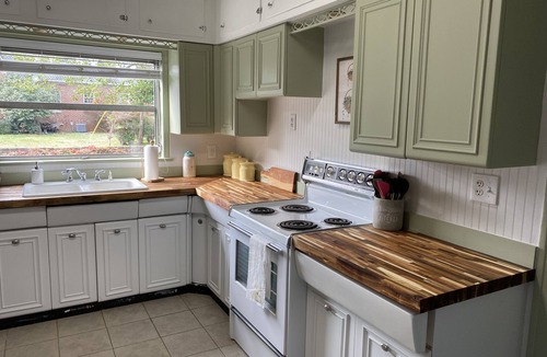 Dalton House | Newly Remodeled Home in Dalton’s Historic District -5mins from I-75