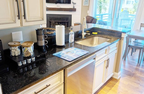 Manteo House | Newly Renovated Pirate's Cove Condo