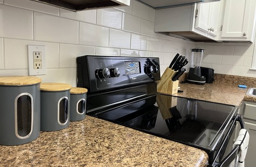 Greenville House | Newly Renovated Townhouse