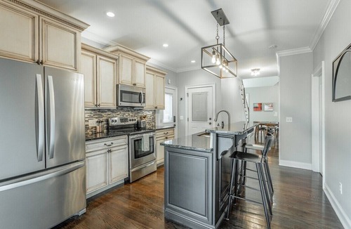 Northside House | *North Shore Home W/Views! 30 Night Minimum Stay