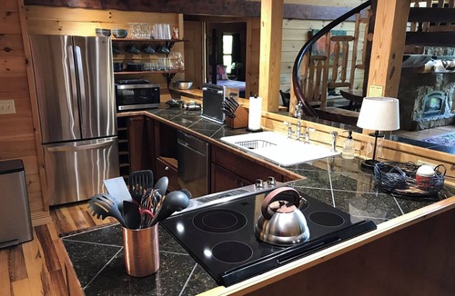 Ferguson Cabin | North Star Cabin in Leatherwood Mountains-private, peaceful & gorgeous view!