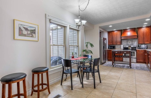 South Park House | Oasis On Oak 2-bedroom house in Historic Downtown Dayton for Perfect Living!