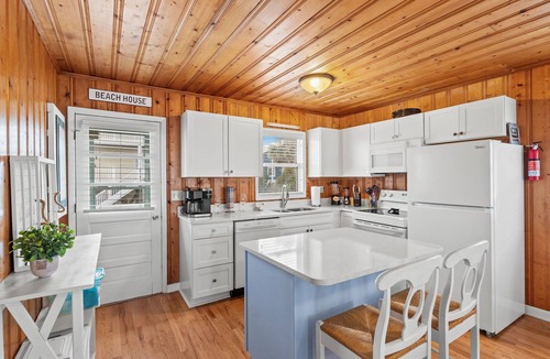 Ocean Isle Beach House | Ocean View! Adorable, Second Row Single Family Home in Ocean Isle Beach