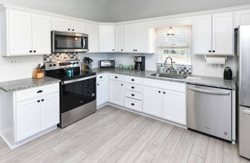 Long Bay Estates House | Oceanfront 4 BR Beach House with a Private Pool! Alvis Cottage