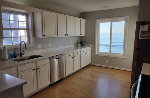Ocean Isle Beach House | OCEANFRONT 5BR/3BA w/Linens & Towels Full Kitchen 3 Ocean Decks Beach Chairs