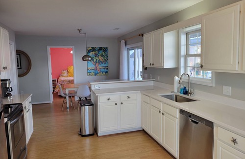 Ocean Isle Beach House | OCEANFRONT 5BR/3BA w/Linens & Towels Full Kitchen 3 Ocean Decks Beach Chairs