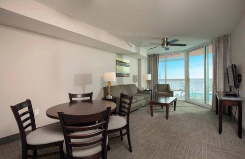 Cherry Grove Beach Hotel | Oceanfront Escape BR w/ Spa Bath