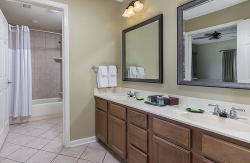Sevierville Resort | OFFICIAL LISTING | Wyndham - Smoky Mountains 2BR w/Mountain Views, Whirlpool Tub