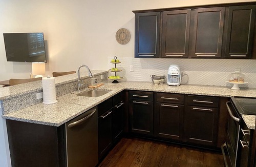 Old Village Apartment | Old Village Retreat-Shem Creek-Downtown CHS-Beach
