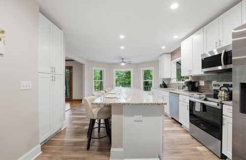 Mount Mourne House | On Lake Norman! Private Dock + Pool & Kayaks | Porch Paradise by AvantStay