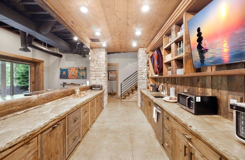 Mineral Bluff Cabin | On Toccoa River - Luxury Riverfront - Hot tub