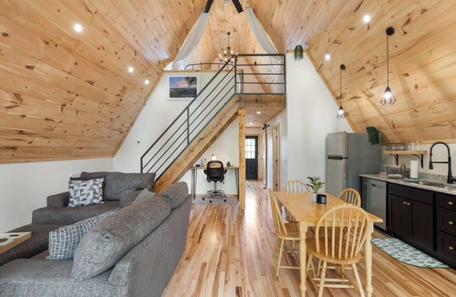 Ocoee Cabin | Once Upon a Pine is a brilliant 1-bedroom with a loft cabin in the cozy Ocoee