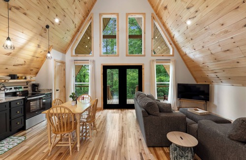 Ocoee Cabin | Once Upon a Pine is a brilliant 1-bedroom with a loft cabin in the cozy Ocoee