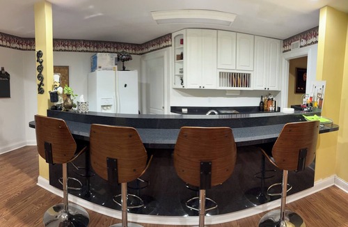 Lexington House | One-of-a- kind 5-bedroom house with lovely lake view in Lexington, Kentucky