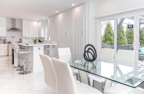 Dilworth House | Opulent Modern Vacation Rental Paradise near Catawba River in North Carolina