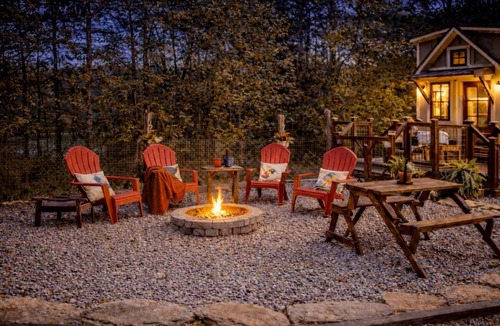 Cullowhee House | Original Timbercraft Denali Tiny Home Mtn Views Dog Yard Lake Glenville