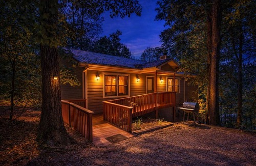 Helen Cabin | Outlook Cabin! Close to Helen!
