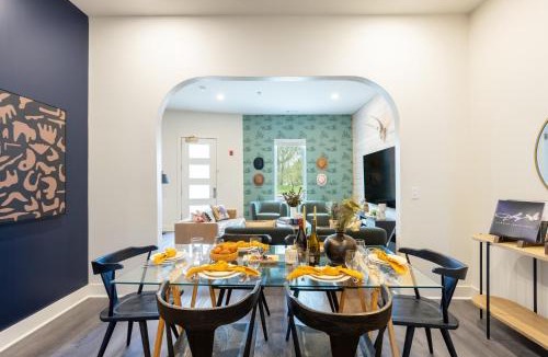 Five Points Apartment | Outrider 1014 by AvantStay Private Balcony Minutes to Broadway Downtown