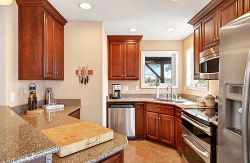 Nebo House | Paddle On Inn | Spacious Lakefront Retreat with Private Dock + VIEWS!