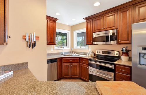 Nebo House | Paddle On Inn | Spacious Lakefront Retreat with Private Dock + VIEWS!