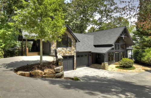 Blue Ridge House | Paradise on the Lake! Make your family memories here!