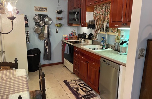 Buckhannon Cottage | peace and quiet ,country living close to town
