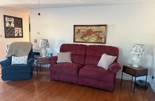 Flat Rock Cottage | Peaceful 1-bedroom cottage surrounded by apple orchards in charming Flat Rock