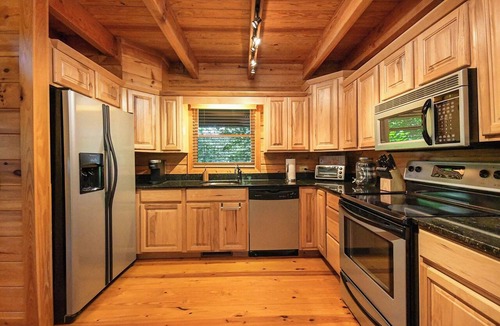 Talking Rock Cabin | Peaceful 3-bedroom mountain cabin in the charming & gated Talking Rock Resort.