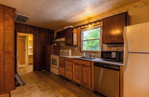 Benton Apartment | Peaceful Cabin on Kentucky Lake