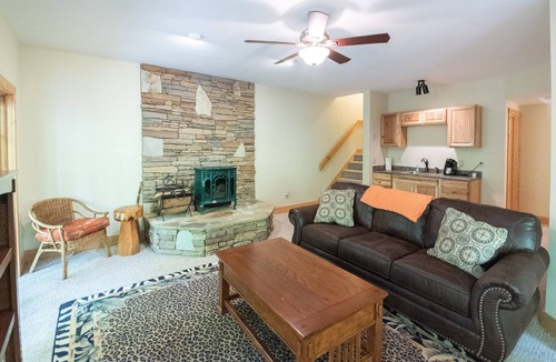 Franklin Cabin | Peaceful Charming Cabin Retreat