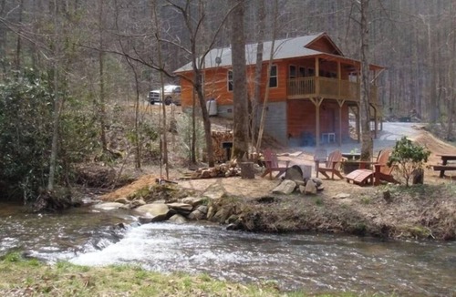Robbinsville Cabin | Peaceful Creekside Escape on Yellow Creek - WNC