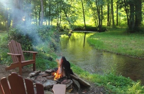 Robbinsville Cabin | Peaceful Creekside Escape on Yellow Creek - WNC