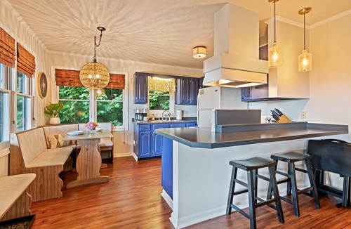 Waynesville Cabin | Peaceful Mountain Hideaway with a view, near Maggie Valley and Asheville