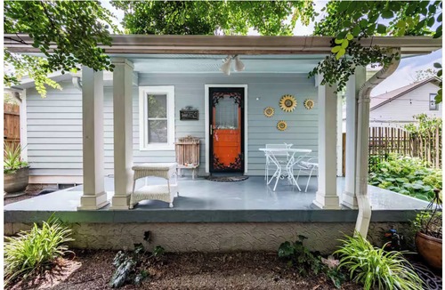 Shelby Hills Cottage | PEACEFUL PRIVATE COTTAGE-WALK TO PARK-5 MINS TO DOWN TOWN