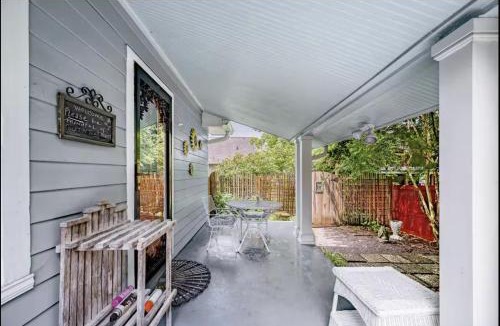Shelby Hills House | Peaceful Private Cottage, Walk to Park & 5 Mins to Downtown