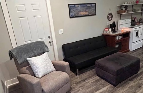 Portland Apartment | Peaceful studio with AC in charming Portland