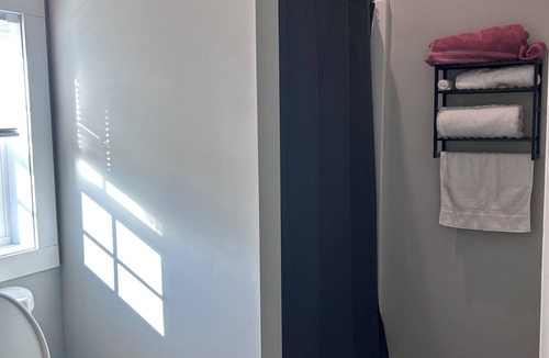 Portland Apartment | Peaceful studio with AC in charming Portland