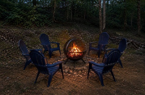 Sevierville Cabin | Peaceful Wooded Family Cabin w/Hot Tub, Fire Pit, Pool Table, Big Deck & Games