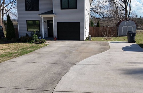 Knoxville House | Pecan Grove, Spacious Knoxville Retreat, Sleeps 7, Fire Pit