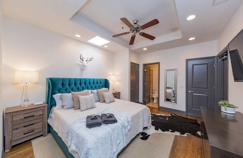 Downtown Nashville Apartment | Penthouse on the Broadway Strip