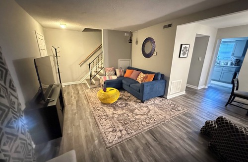 Charlotte House | Perfect 3-bedroom townhome with AC in nice Charlotte neighborhood
